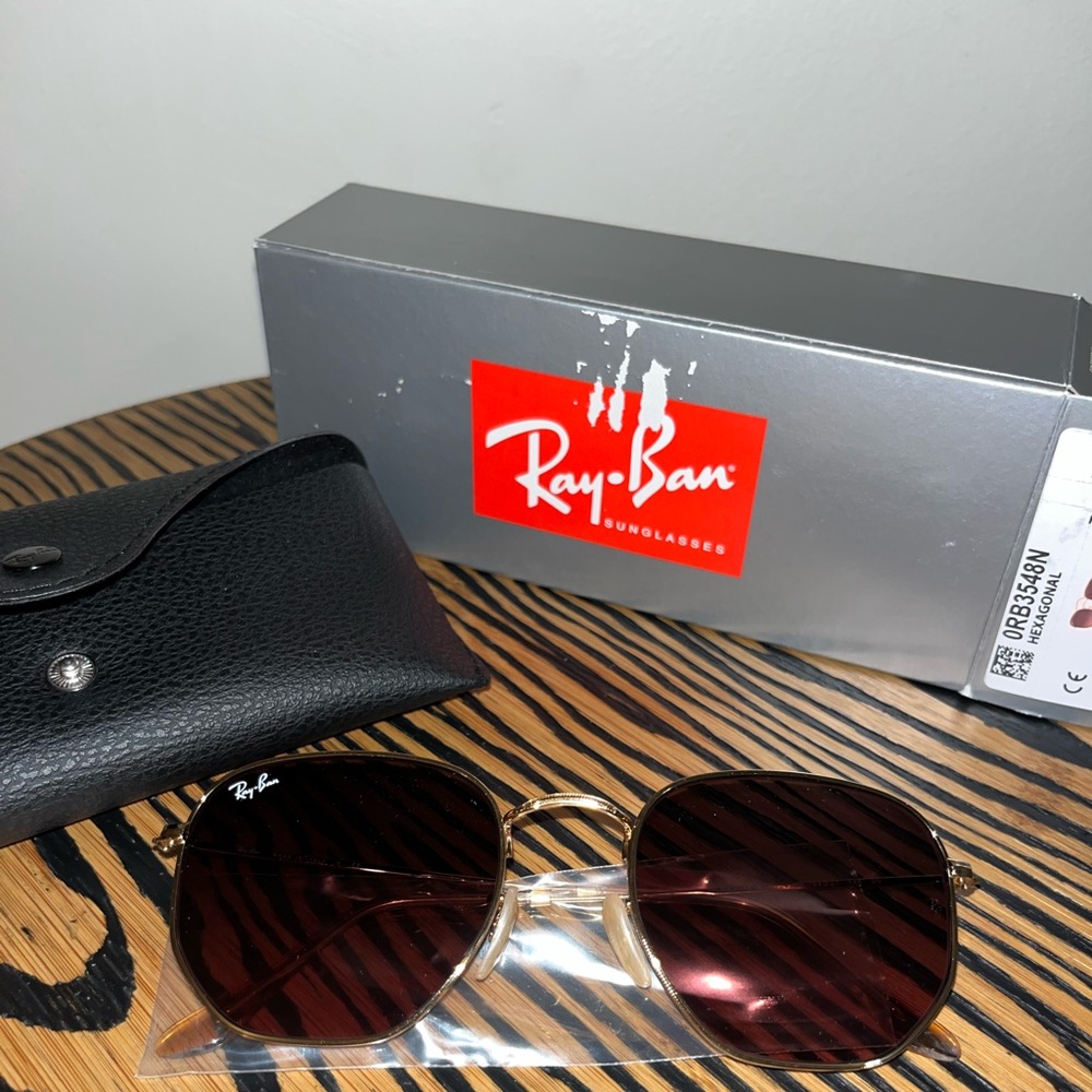Hexagonal Gradient Rayban sunglasses with Gold Frame